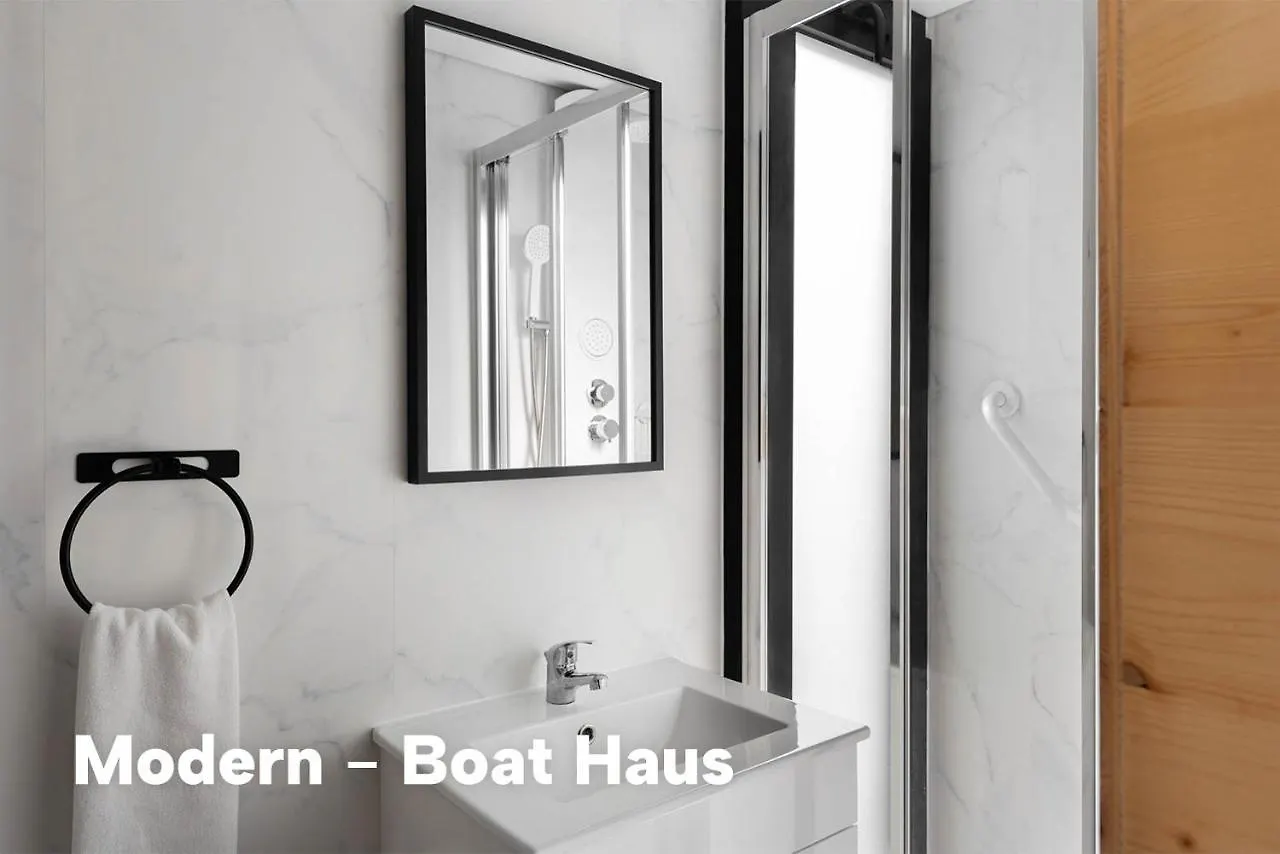 Boat Haus - Casas Flotantes Frente A Gibraltar Hotel La Línea de la Concepción