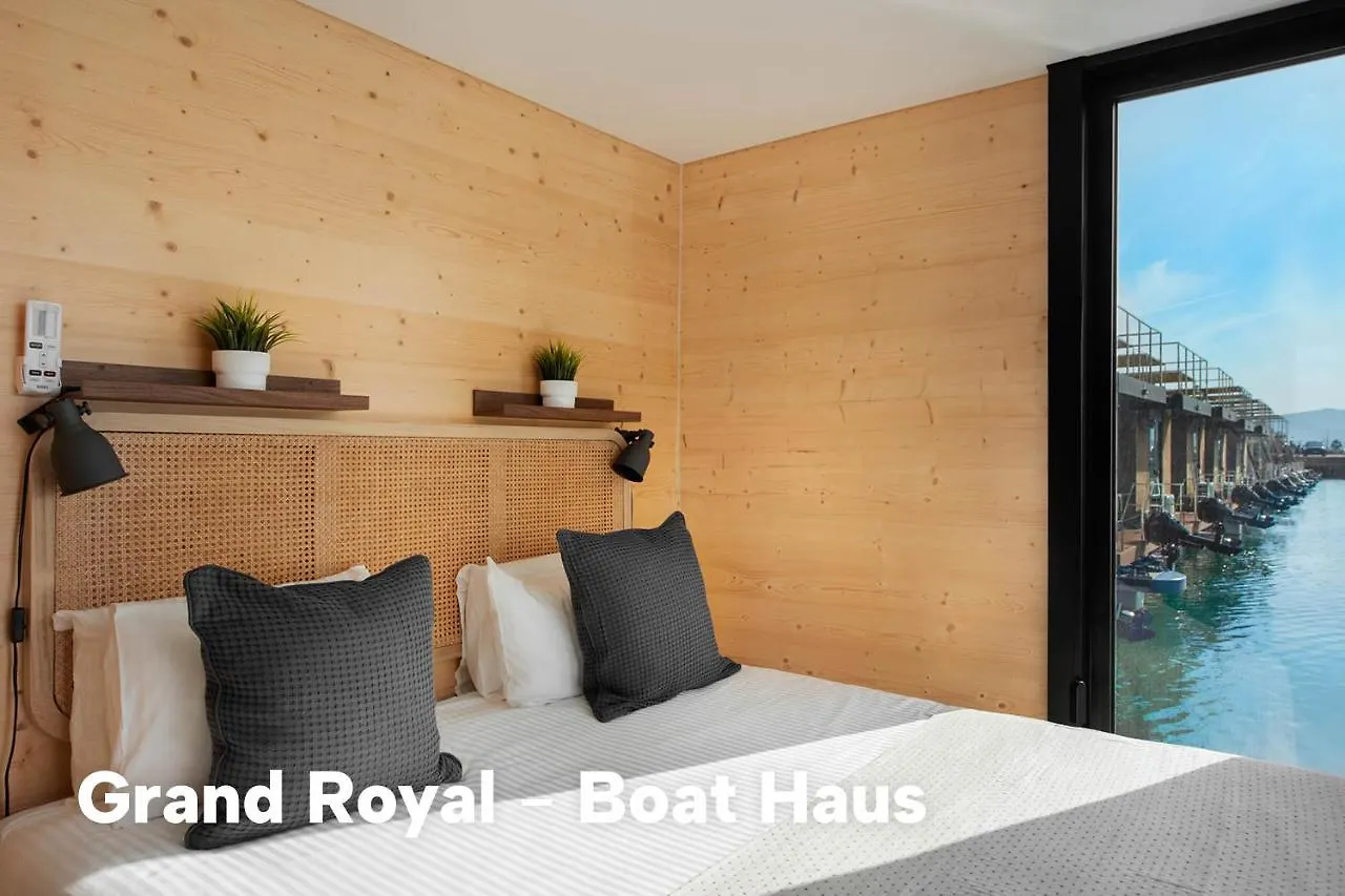 Boat Haus - Casas Flotantes Frente A Gibraltar Hotel La Línea de la Concepción 3*,  Spanien