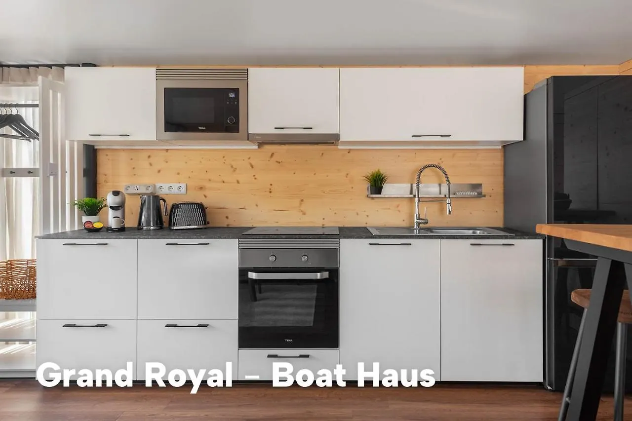 Boat Haus - Casas Flotantes Frente A Gibraltar Hotel La Línea de la Concepción 3*,  Spanien